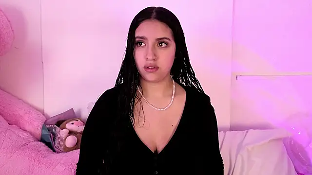 Snapshot of paulette_dupont chatting on 10-26-25, 12:44 paulette dupont online show from 10-26-25, 12:44