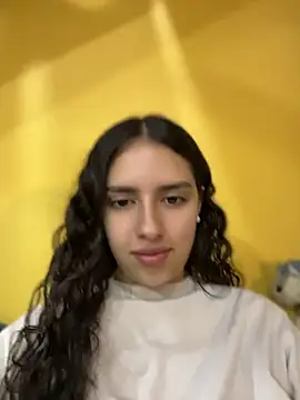 Snapshot of paulette_dupont chatting on 04-25-26, 12:57 paulette dupont online show from 04-25-26, 12:57