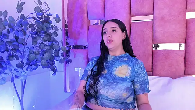 Snapshot of paulette_dupont chatting on 10-25-25, 03:38 paulette dupont online show from 10-25-25, 03:38