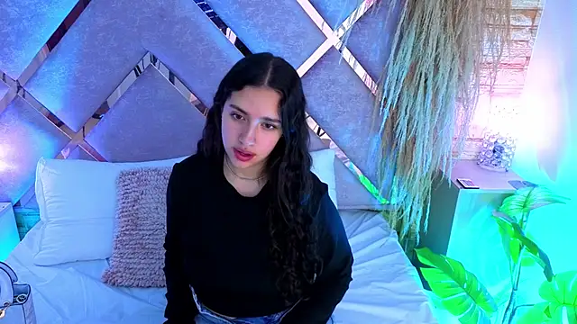 Snapshot of paulette_dupont chatting on 05-17-26, 02:55 paulette dupont online show from 05-17-26, 02:55