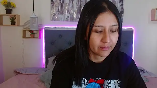 mia aira online show from 10-04-25, 02:51