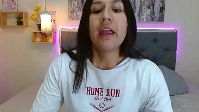 mia aira online show from 09-22-25, 03:29