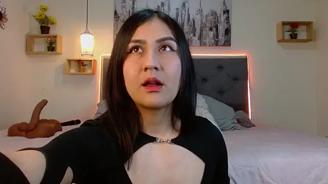 mia aira online show from 12-05-25, 03:43