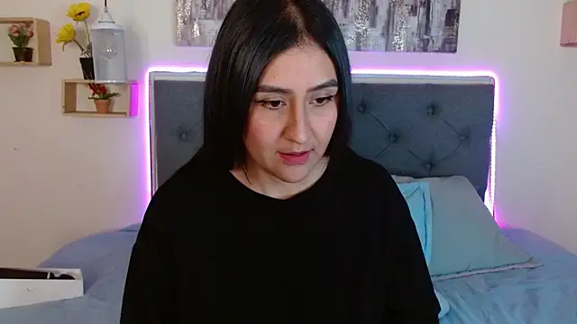 mia aira online show from 09-30-25, 03:40