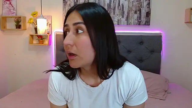 mia aira online show from 09-17-25, 03:36