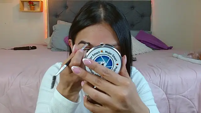 mia aira online show from 11-23-25, 03:44