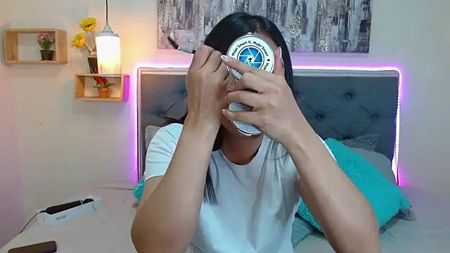 mia aira online show from 10-01-25, 03:16