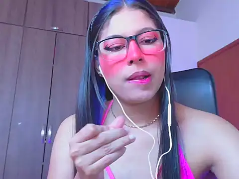 Snapshot of _ALLYSON18_ chatting on 07-26-26, 12:01 ALLYSON18 online show from 07-26-26, 12:01