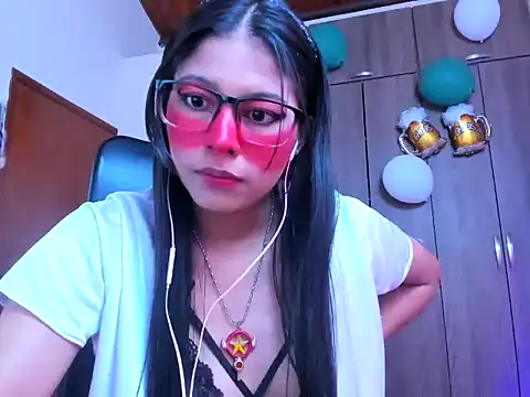  ALLYSON18  online show from 10-04-25, 11:45