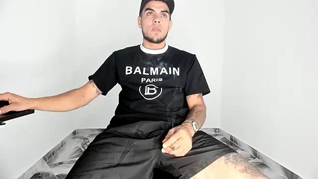 mikee scooth online show from 11-20-25, 07:47