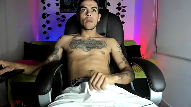 Snapshot of mikee_scooth chatting on 09-29-25, 11:54 mikee scooth online show from 09-29-25, 11:54