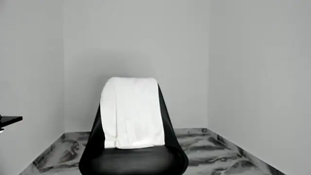 Snapshot of mikee_scooth chatting on 11-08-25, 04:43 mikee scooth online show from 11-08-25, 04:43