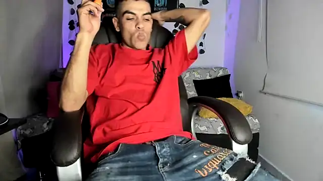 Snapshot of mikee_scooth chatting on 09-21-25, 10:37 mikee scooth online show from 09-21-25, 10:37