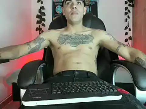 Snapshot of mikee_scooth chatting on 03-23-25, 12:36 mikee scooth online show from 03-23-25, 12:36