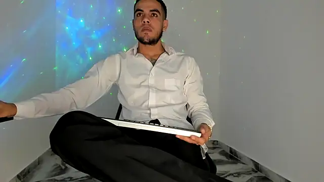 mikee scooth online show from 04-10-26, 10:06