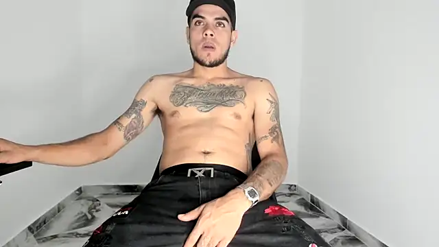 mikee scooth online show from 11-23-25, 07:02