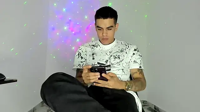 mikee scooth online show from 04-20-26, 02:29
