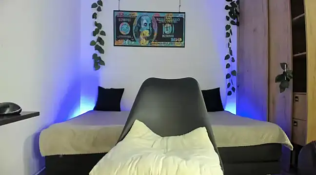 Snapshot of mikee_scooth chatting on 02-28-25, 05:26 mikee scooth online show from 02-28-25, 05:26