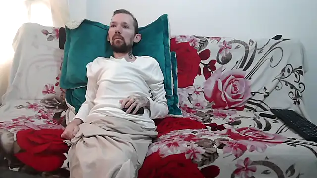 Sophia and Thomas online show from 04-08-26, 03:13