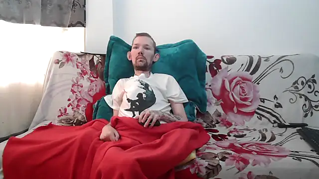 Snapshot of Sophia_and_Thomas chatting on 05-11-26, 03:18 Sophia and Thomas online show from 05-11-26, 03:18