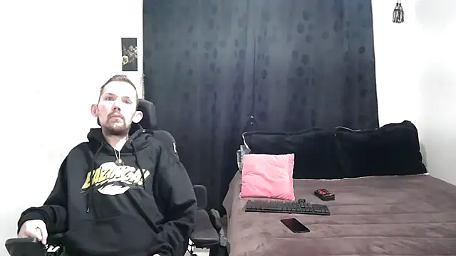 Snapshot of Sophia_and_Thomas chatting on 12-27-24, 11:17 Sophia and Thomas online show from 12-27-24, 11:17
