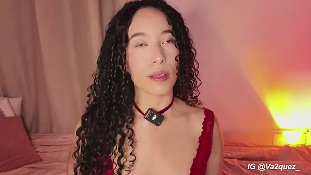 Heyloreley online show from 04-12-26, 03:21