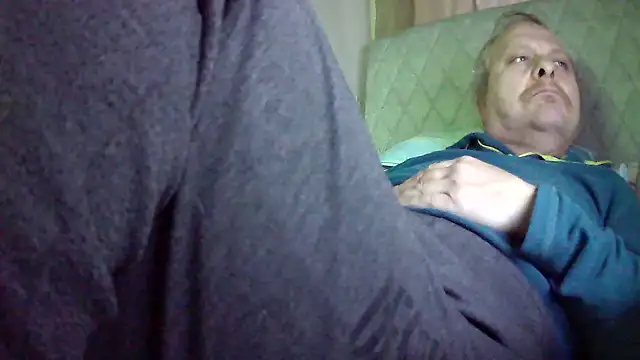 Snapshot of amylrmm1903 chatting on 03-16-25, 03:28 amylrmm1903 online show from 03-16-25, 03:28