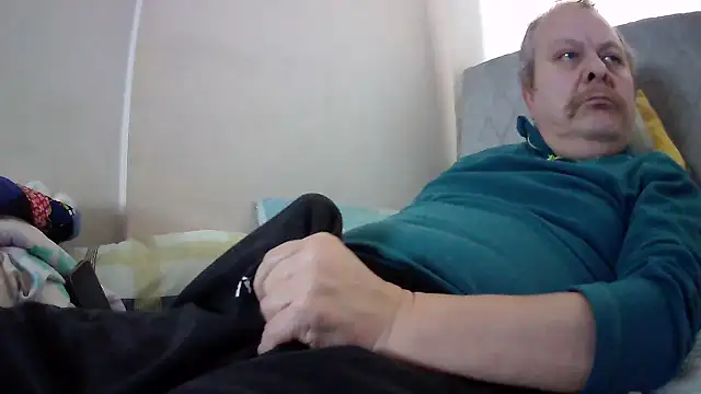 Snapshot of amylrmm1903 chatting on 01-19-25, 01:33 amylrmm1903 online show from 01-19-25, 01:33