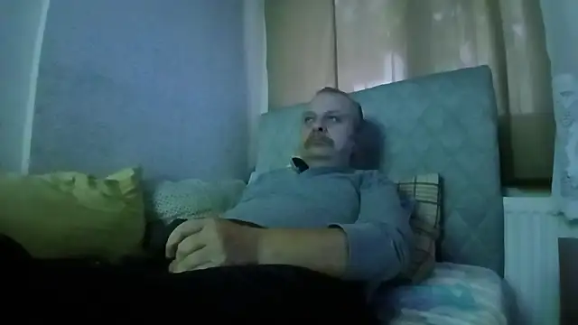 Snapshot of amylrmm1903 chatting on 10-26-25, 12:27 amylrmm1903 online show from 10-26-25, 12:27