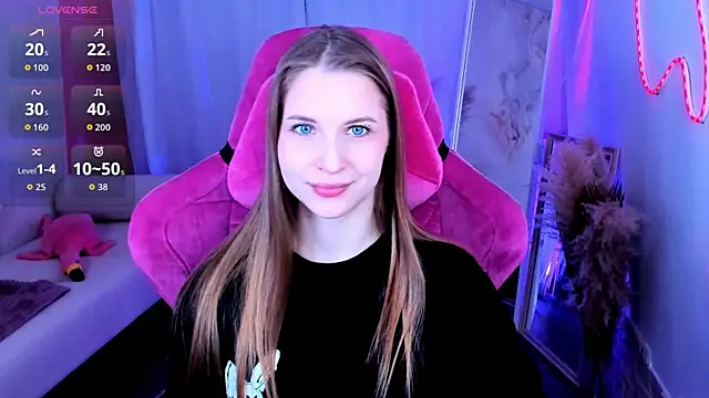 CuteMousee online show from 11-25-25, 06:14