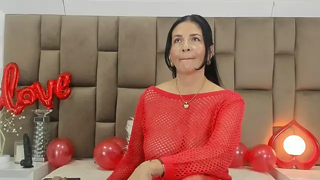 Snapshot of AlizonMoreti chatting on 02-17-25, 01:44 AlizonMoreti online show from 02-17-25, 01:44