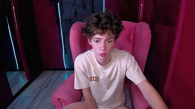 LukeSweet online show from 02-24-26, 01:56