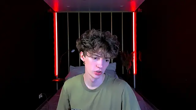 LukeSweet online show from 06-25-26, 02:55