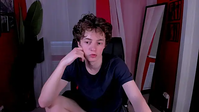 LukeSweet online show from 04-14-26, 03:28