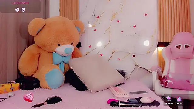 BrendaSquirtx online show from 09-26-25, 06:04