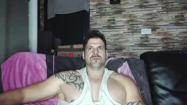 XxBigboybandxX online show from 02-10-26, 05:23