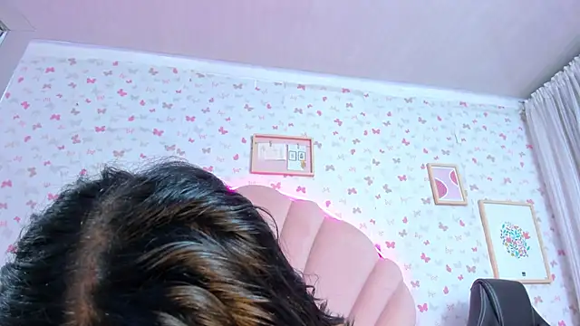 Snapshot of ashlyleee_ chatting on 12-23-24, 03:00 ashlyleee online show from 12-23-24, 03:00