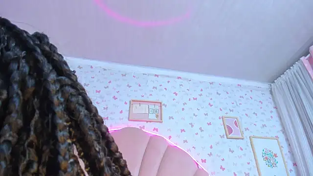 Snapshot of ashlyleee_ chatting on 12-28-24, 03:37 ashlyleee online show from 12-28-24, 03:37