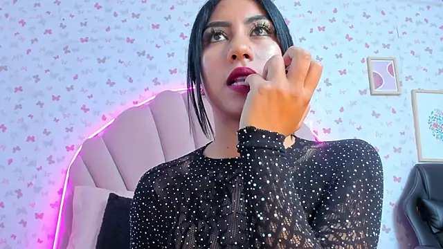 Snapshot of ashlyleee_ chatting on 12-13-24, 12:17 ashlyleee online show from 12-13-24, 12:17