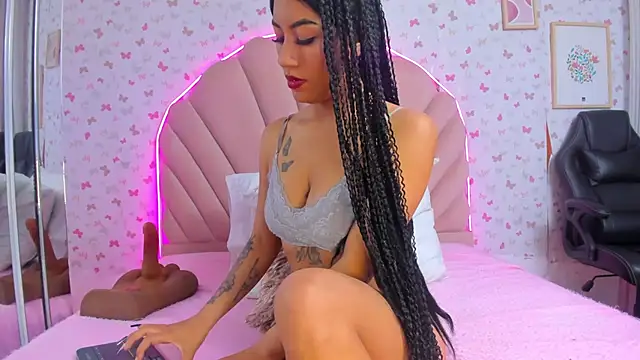 Snapshot of ashlyleee_ chatting on 12-30-24, 12:20 ashlyleee online show from 12-30-24, 12:20