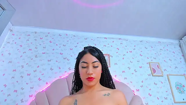 Snapshot of ashlyleee_ chatting on 12-24-24, 03:47 ashlyleee online show from 12-24-24, 03:47