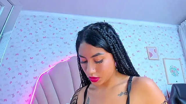 Snapshot of ashlyleee_ chatting on 01-08-25, 12:26 ashlyleee online show from 01-08-25, 12:26