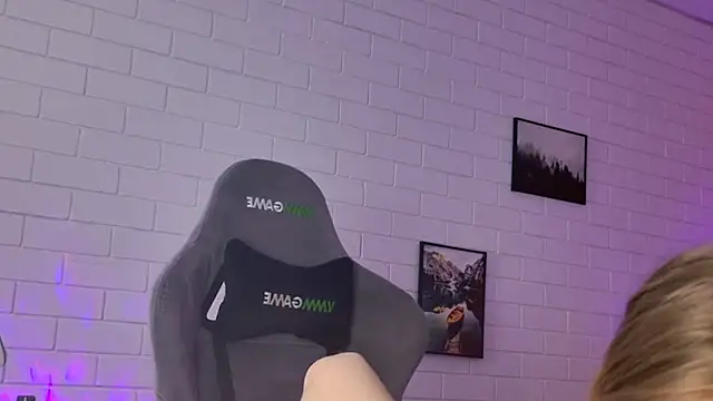 Snapshot of TinaDavil chatting on 02-19-26, 09:17 TinaDavil online show from 02-19-26, 09:17