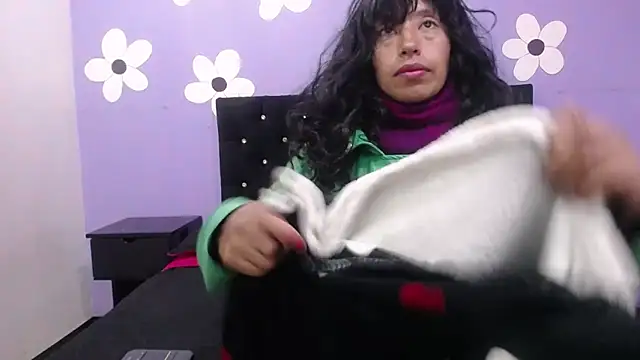 Snapshot of karolinee_66_ chatting on 03-01-26, 04:23 karolinee 66 online show from 03-01-26, 04:23