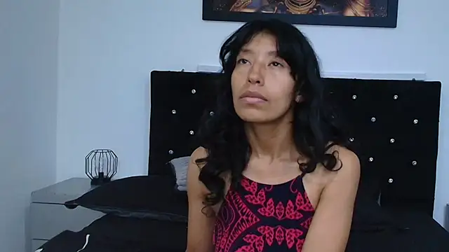 karolinee 66  online show from 04-01-26, 04:03