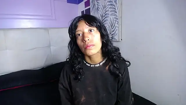 karolinee 66  online show from 01-07-26, 04:56