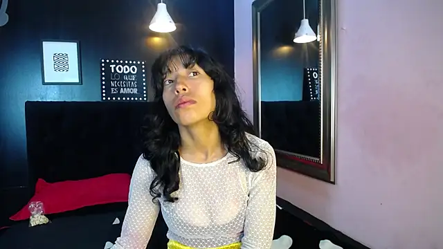 karolinee 66  online show from 11-08-25, 07:50