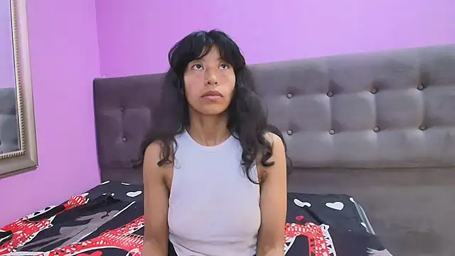 karolinee 66  online show from 07-26-26, 04:30