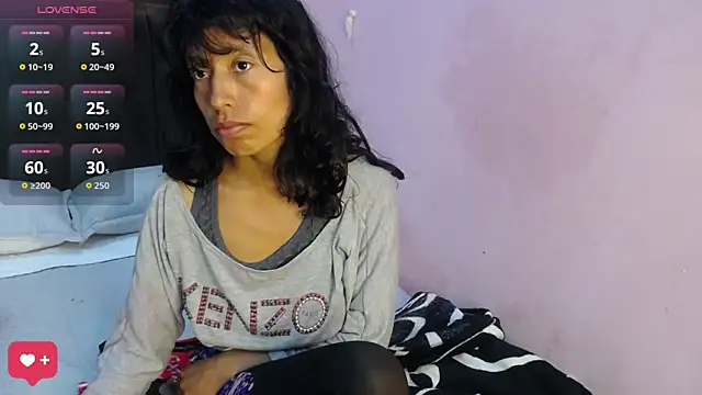 karolinee 66  online show from 01-05-26, 05:27