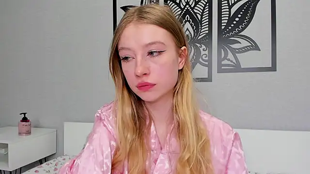 Snapshot of minidivaa_ chatting on 03-11-25, 10:42 minidivaa online show from 03-11-25, 10:42
